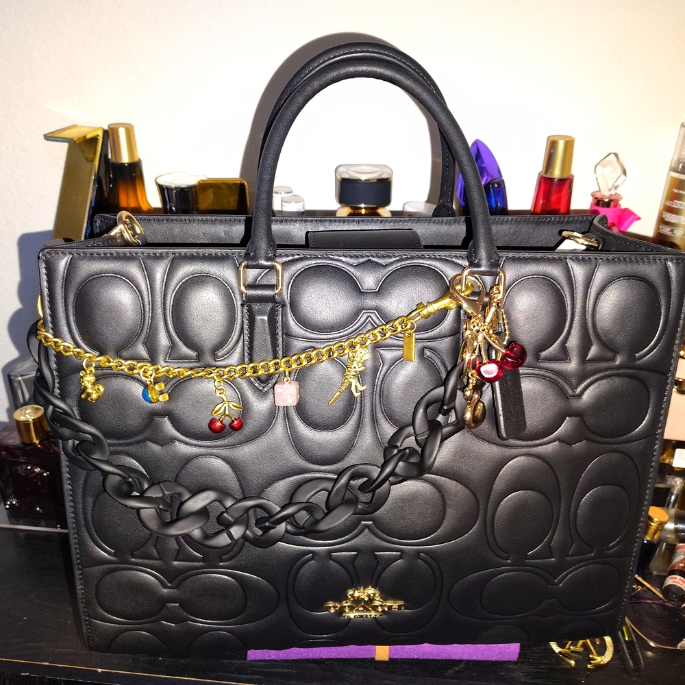 Coach (Large) Maggie Tote In Signature Leather